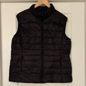 Stylish Black Puffer Vest for Women